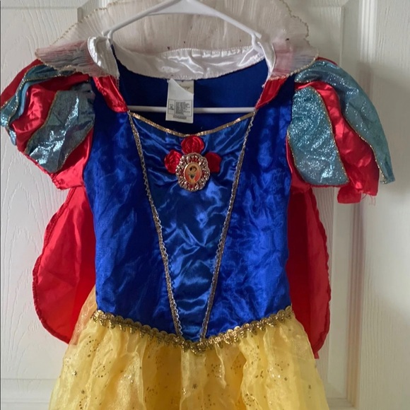 Girls Disney Snowhite Costume - Picture 2 of 9